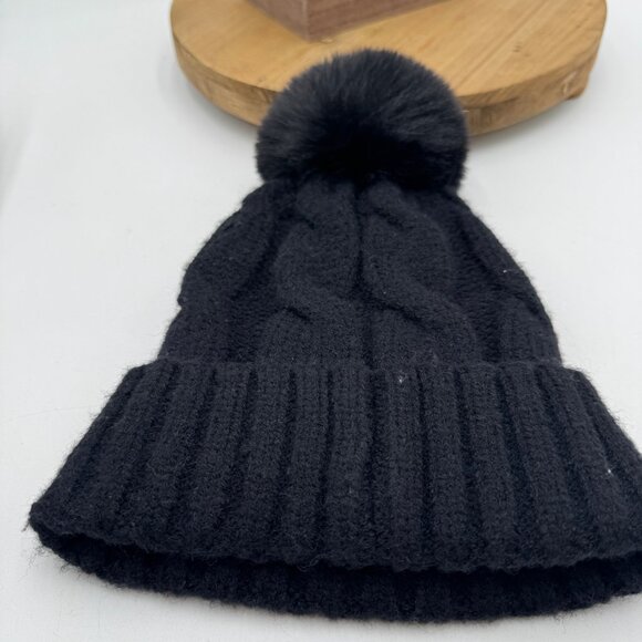 Steve Madden NYC black Pom Pom knit winter beanie hat NWT - Picture 4 of 5